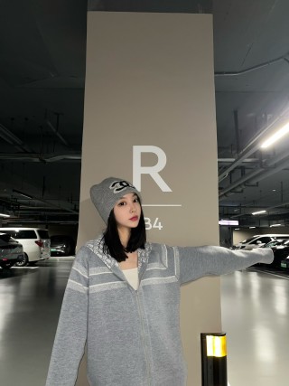 Gray Knit Cardigan with Textured Pattern view 4