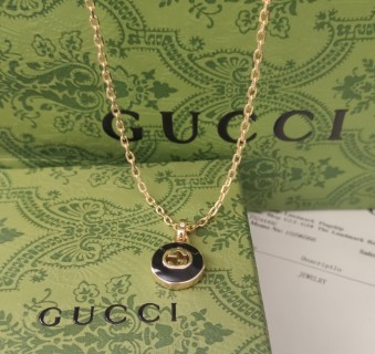 Gucci GG Agate Logo Pendant Gold Chain Necklace