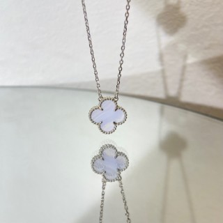Van Cleef & Arpels Four-Leaf Clover Pendant Necklace Purple