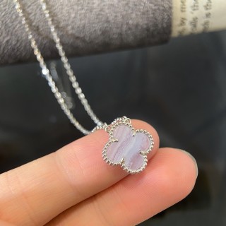 Van Cleef & Arpels Four-Leaf Clover Pendant Necklace Purple view 5