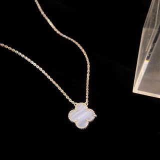 Van Cleef & Arpels Four-Leaf Clover Pendant Necklace Purple view 6