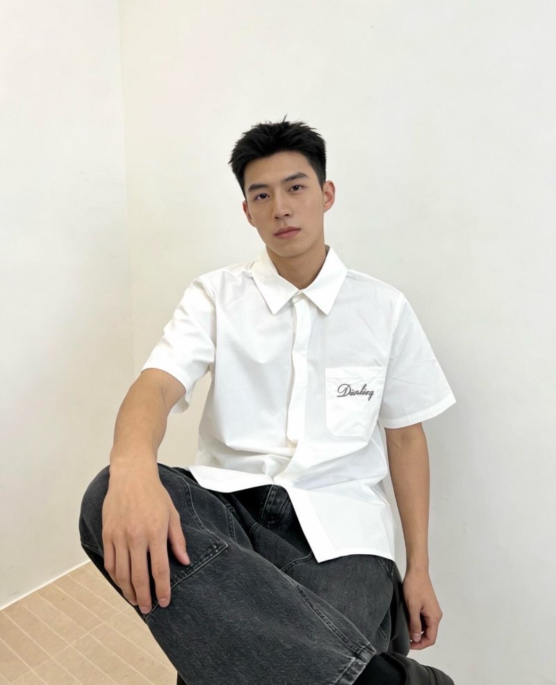White Short Sleeve Casual Shirt with Chest Pocket