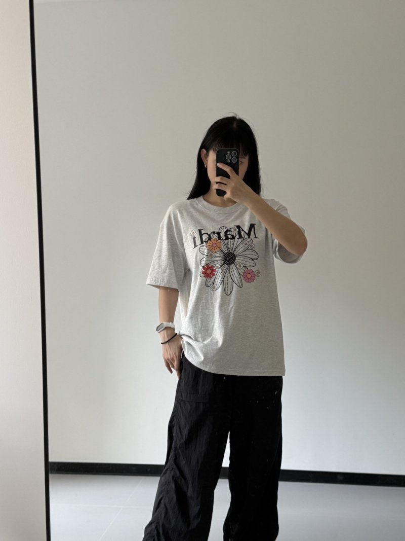 Daisy Flower Graphic White T-Shirt view