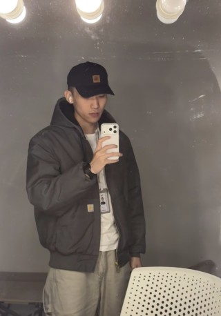 Carhartt Black Puffer Jacket view 3