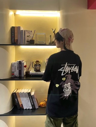 Stüssy Black Skull Graphic Short Sleeve T-Shirt view 3