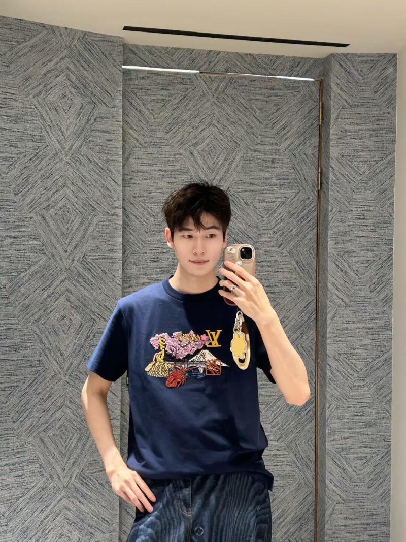 Navy Abstract Graphic Short Sleeve T-Shirt view