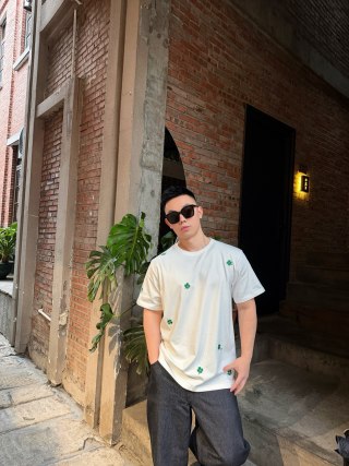 Dior Cream Four-Leaf Clover Embroidered T-Shirt view 4