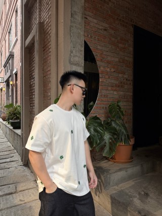 Dior Cream Four-Leaf Clover Embroidered T-Shirt view 5