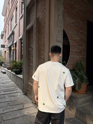 Dior Cream Four-Leaf Clover Embroidered T-Shirt view 9