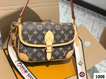 Louis Vuitton Monogram Baguette Shoulder Bag Brown view 2