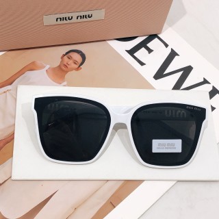 Miu Miu SMU 107Z Black Gradient Sunglasses view 4