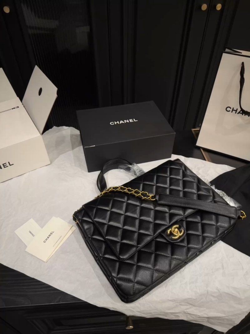 Chanel Black Quilted Leather Shoulder Bag Gold Chain