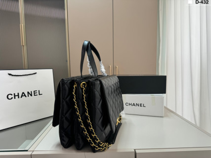 Chanel Quilted Accordion Tote Bag Black view 2