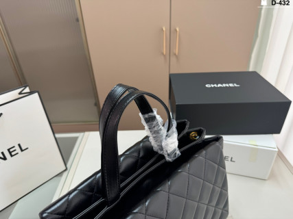 Chanel Quilted Accordion Tote Bag Black view 5