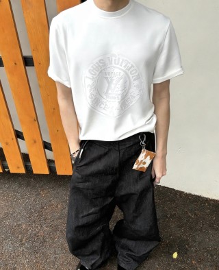 Essentials White Graphic Crew Neck T-Shirt