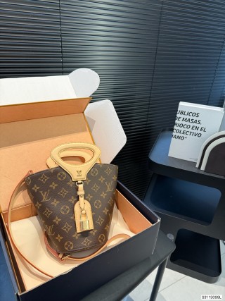 Louis Vuitton Monogram Bucket Bag with Leather Handle