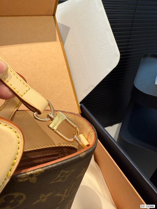 Louis Vuitton Monogram Bucket Bag with Leather Handle view 8