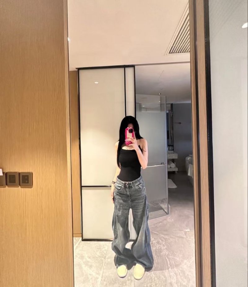 Wide-Leg Dark Wash Denim Jeans
