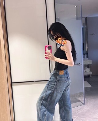 Wide-Leg Dark Wash Denim Jeans view 6