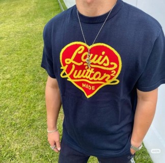 Louis Vuitton Heart Logo Black T-Shirt view 4