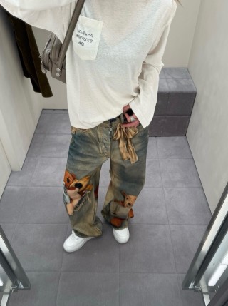 Cream Pocket Long Sleeve Tee with Graphic Print view 9