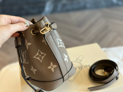 Louis Vuitton Nano Bucket Bag Elephant Gray view 3