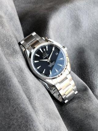 Omega Seamaster 41mm Deep Blue Dial Steel Watch view 4