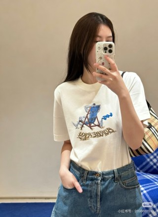 Burberry Beige Beach Chair Graphic T-Shirt view 2