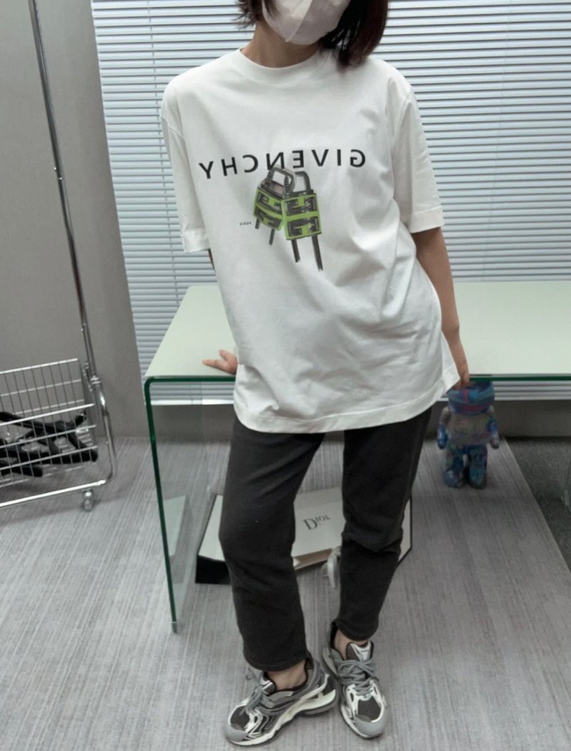 Givenchy Graphic White T-Shirt view