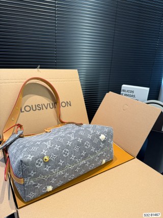 Louis Vuitton Monogram Carryall Denim Shoulder Bag - Gray view 8