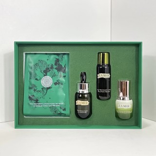 La Mer 5-Piece Skincare Gift Set with Essence Water & Repair Serum view 3