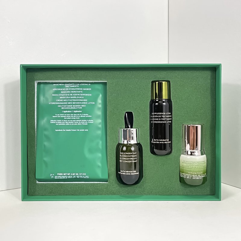 La Mer 5-Piece Skincare Gift Set with Essence Water & Repair Serum view