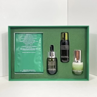 La Mer 5-Piece Skincare Gift Set with Essence Water & Repair Serum view 4