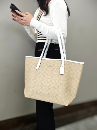 Coach City Tote Bag Beige & White