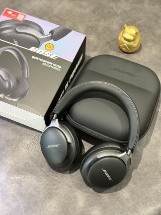 Bose QuietComfort Ultra Over-Ear Headphones - Black view 12