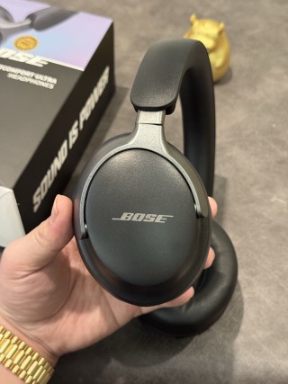 Bose QuietComfort Ultra Over-Ear Headphones - Black view 6