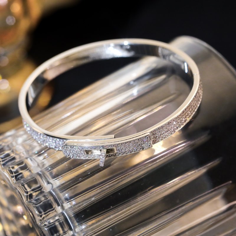 Hermès Kelly Full Diamond Bangle Bracelet - Silver view
