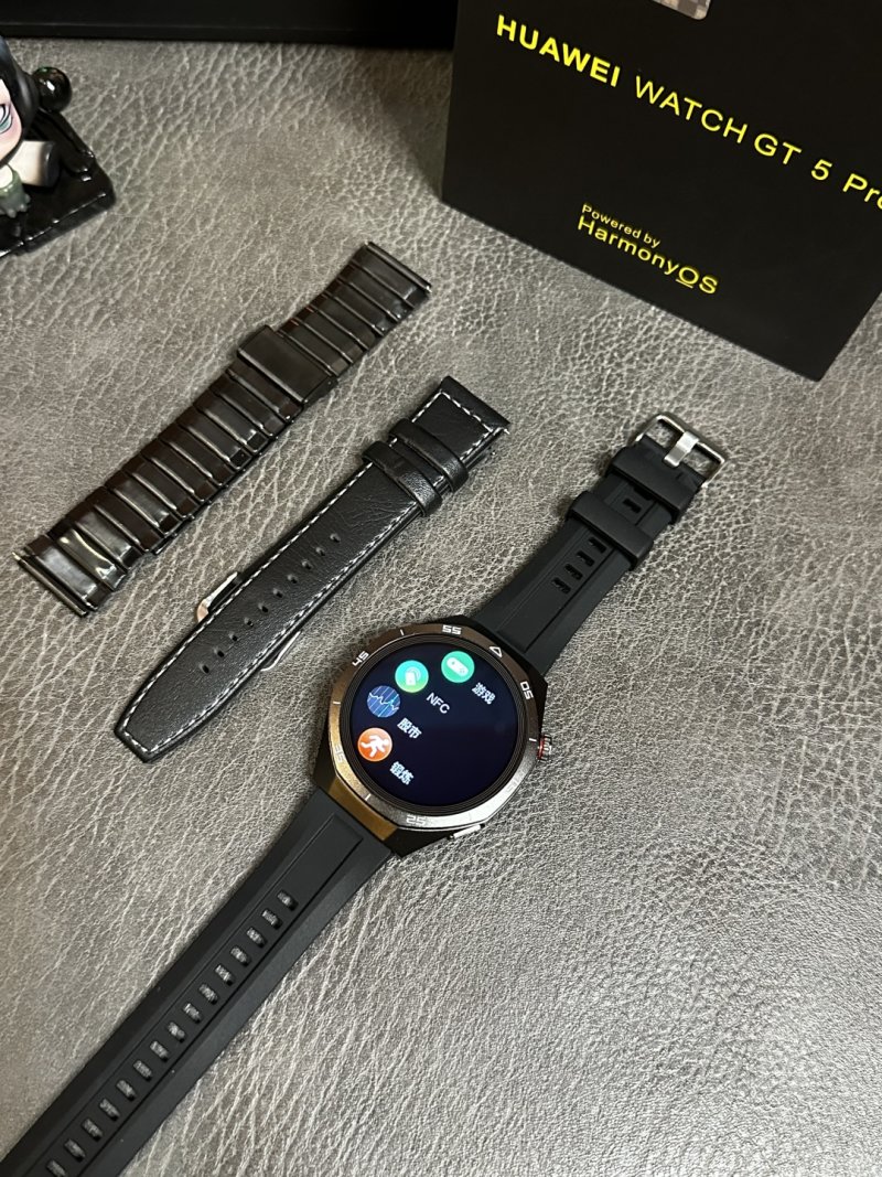 Huawei GT5 Pro 46mm Titanium Smartwatch Black view