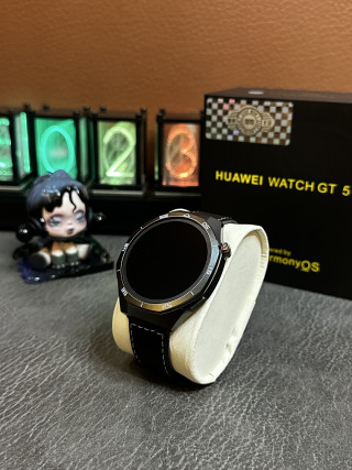 Huawei GT5 Pro 46mm Titanium Smartwatch Black view 8