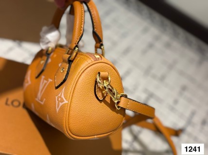 Louis Vuitton Speedy 16cm Monogram Pillow Bag Apricot view 4