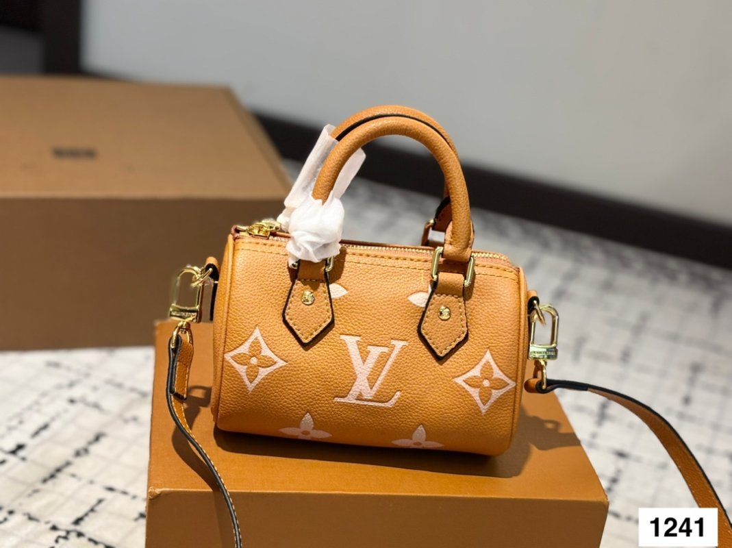 Louis Vuitton Speedy 16cm Monogram Pillow Bag Apricot view