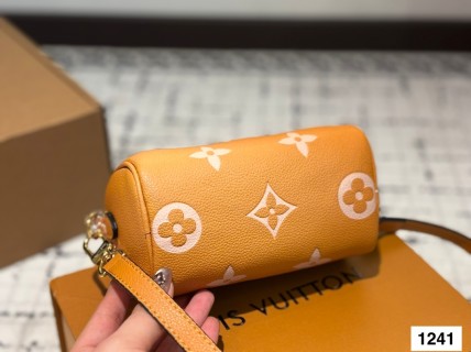 Louis Vuitton Speedy 16cm Monogram Pillow Bag Apricot view 6