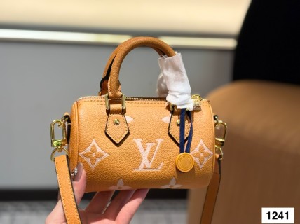 Louis Vuitton Speedy 16cm Monogram Pillow Bag Apricot view 8
