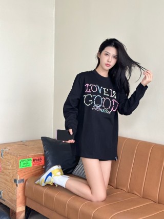 Black Love is Good Long Sleeve Graphic Tee view 8