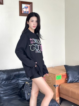 Black Love is Good Long Sleeve Graphic Tee view 9