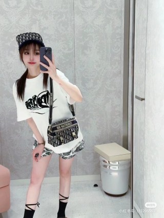 White Graphic Print Short Sleeve T-Shirt view 4