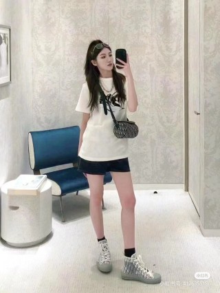 White Graphic Print Short Sleeve T-Shirt view 8