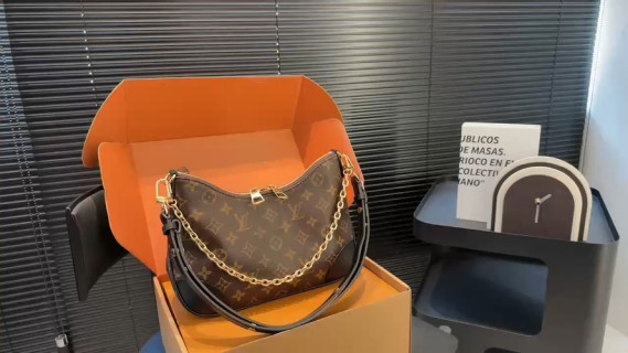 Louis Vuitton Monogram Shoulder Bag with Chain Strap