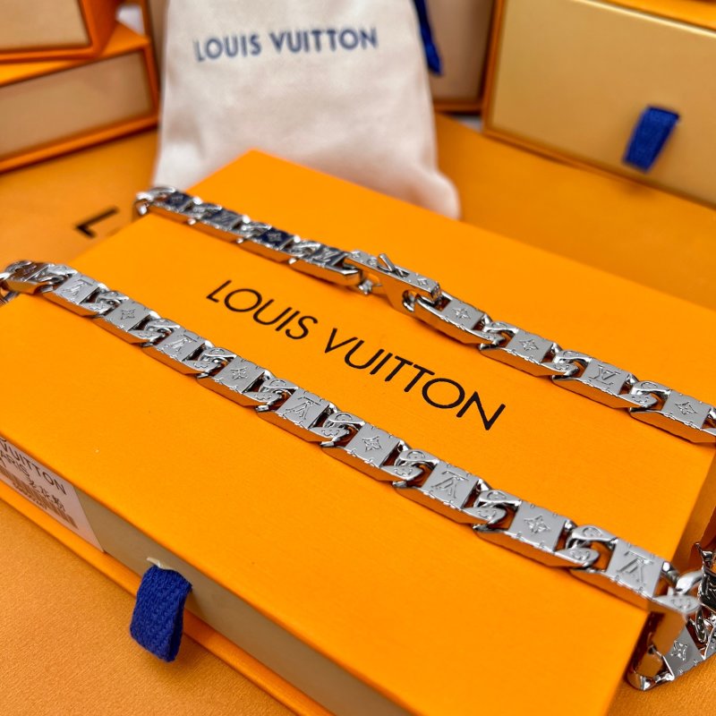 Louis Vuitton Monogram Tied Up Chain Necklace Silver