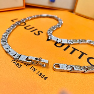Louis Vuitton Monogram Tied Up Chain Necklace Silver view 7